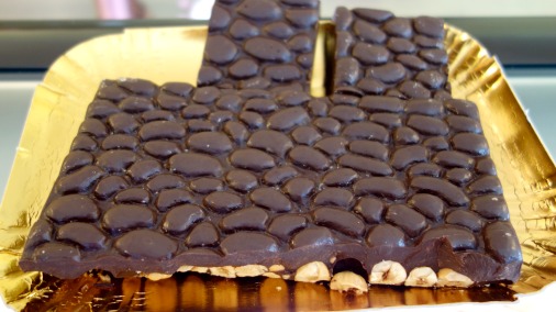 A divine combination of dark chocolate and Piedmontese hazelnuts made to mimic the Torinese paving stones. 